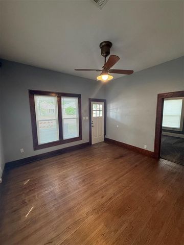 721 N Kickapoo Avenue, Shawnee, OK 74801