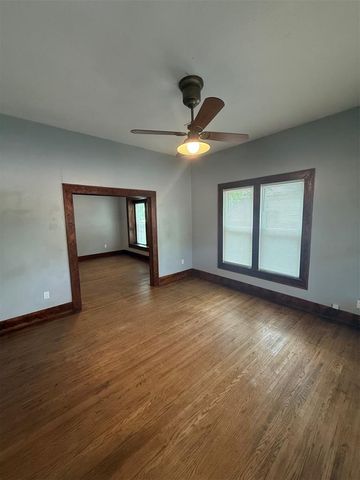 721 N Kickapoo Avenue, Shawnee, OK 74801