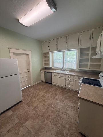 721 N Kickapoo Avenue, Shawnee, OK 74801
