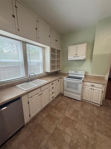 721 N Kickapoo Avenue, Shawnee, OK 74801