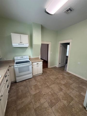 721 N Kickapoo Avenue, Shawnee, OK 74801