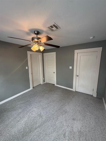 721 N Kickapoo Avenue, Shawnee, OK 74801