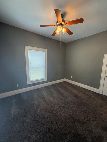 721 N Kickapoo Avenue, Shawnee, OK 74801