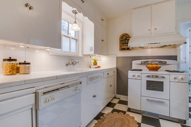 2519 W 10th Street, Dallas, TX 75211