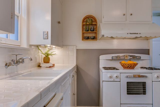 2519 W 10th Street, Dallas, TX 75211