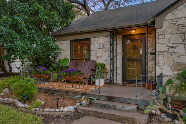 2519 W 10th Street, Dallas, TX 75211