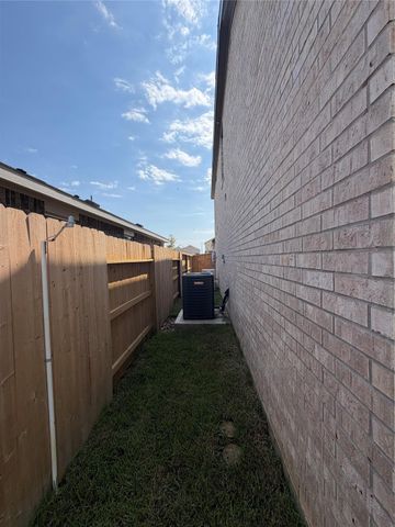 16815 Spotted Oak Drive, Hockley, TX 77447