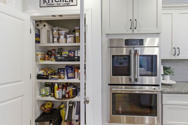 4050 Haversack Dr, Spring Hill, TN 37174