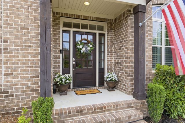 4050 Haversack Dr, Spring Hill, TN 37174