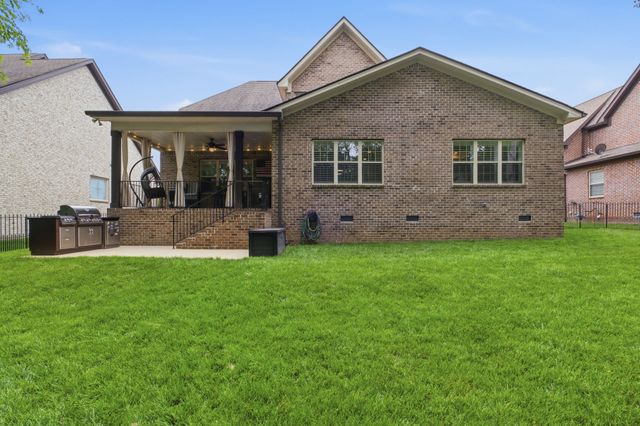 4050 Haversack Dr, Spring Hill, TN 37174