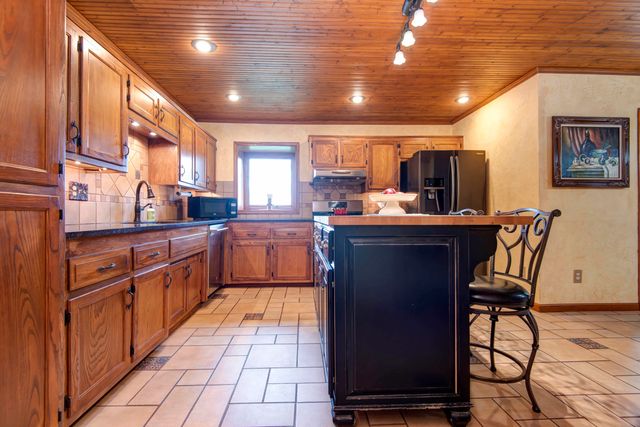 3975 N Stewart Avenue, Springfield, MO 65803