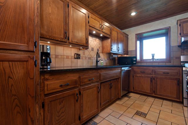 3975 N Stewart Avenue, Springfield, MO 65803