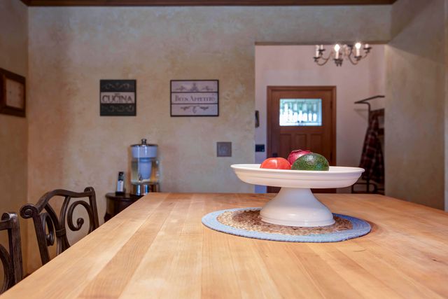 3975 N Stewart Avenue, Springfield, MO 65803