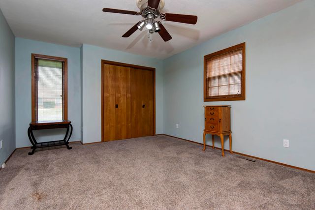 3975 N Stewart Avenue, Springfield, MO 65803