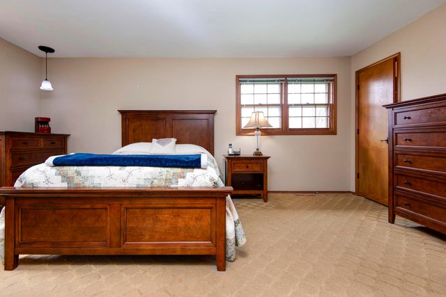 3975 N Stewart Avenue, Springfield, MO 65803