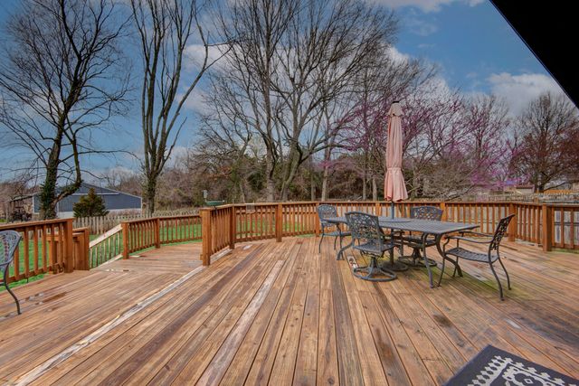 3975 N Stewart Avenue, Springfield, MO 65803