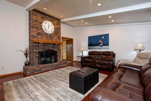 3975 N Stewart Avenue, Springfield, MO 65803