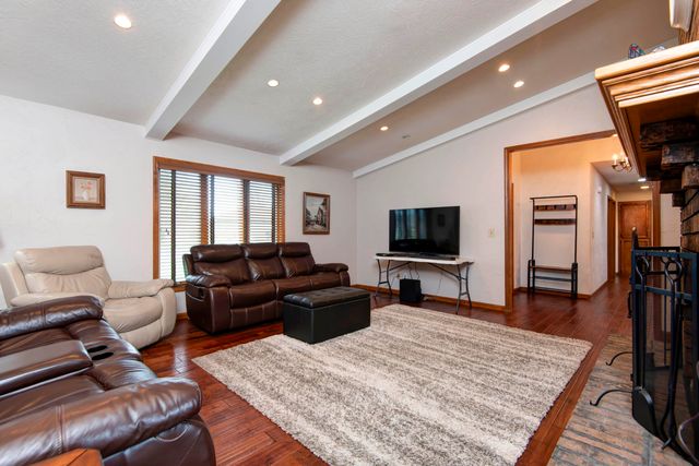 3975 N Stewart Avenue, Springfield, MO 65803