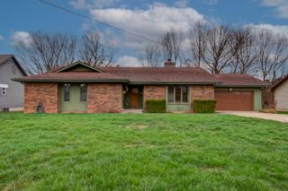 3975 N Stewart Avenue, Springfield, MO 65803