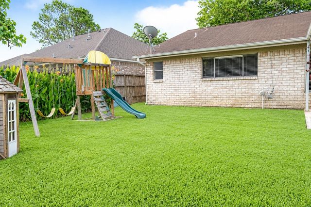 8419 Avington Road, La Porte, TX 77571