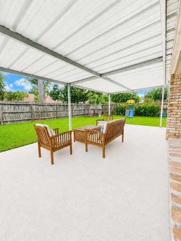 8419 Avington Road, La Porte, TX 77571
