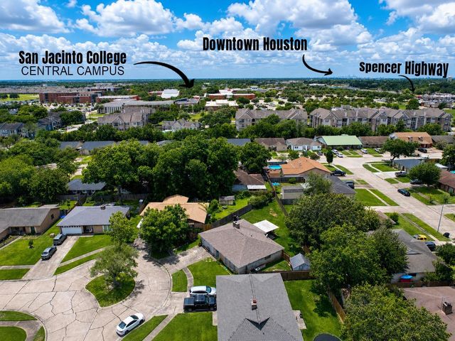 8419 Avington Road, La Porte, TX 77571