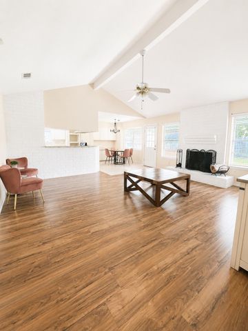 8419 Avington Road, La Porte, TX 77571