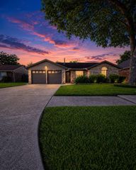 8419 Avington Road, La Porte, TX 77571