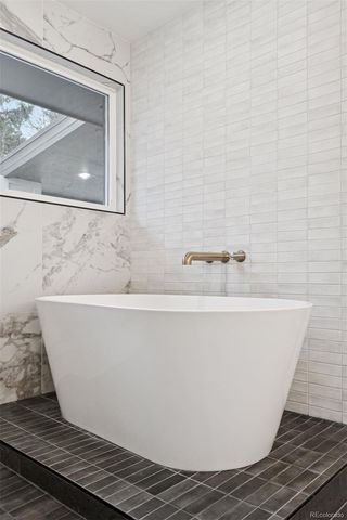 11880 Swadley Drive, Lakewood, CO 80215