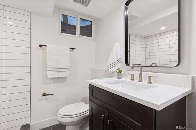 11880 Swadley Drive, Lakewood, CO 80215