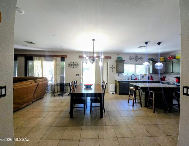 107 W Calle Bayeta, Sahuarita, AZ 85629
