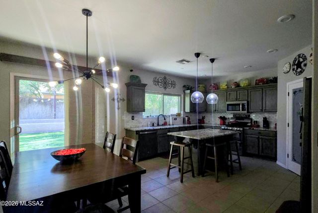 107 W Calle Bayeta, Sahuarita, AZ 85629