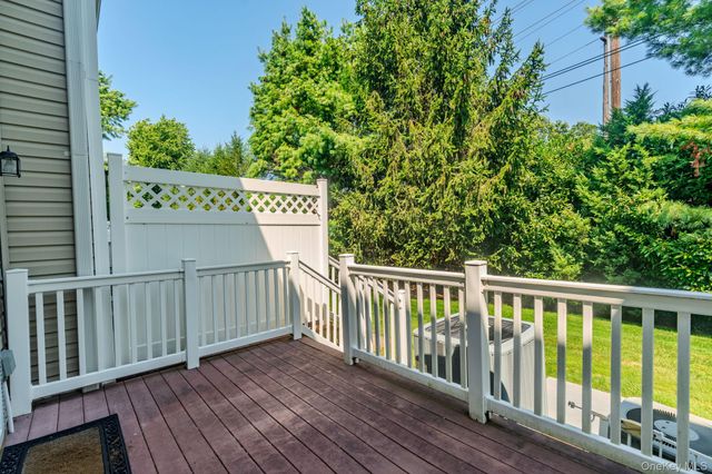 43 Torrey Pine Lane 82, Bay Shore, NY 11706
