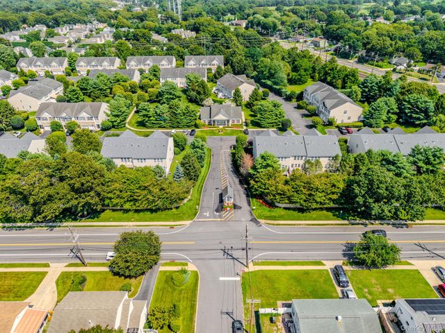 43 Torrey Pine Lane 82, Bay Shore, NY 11706