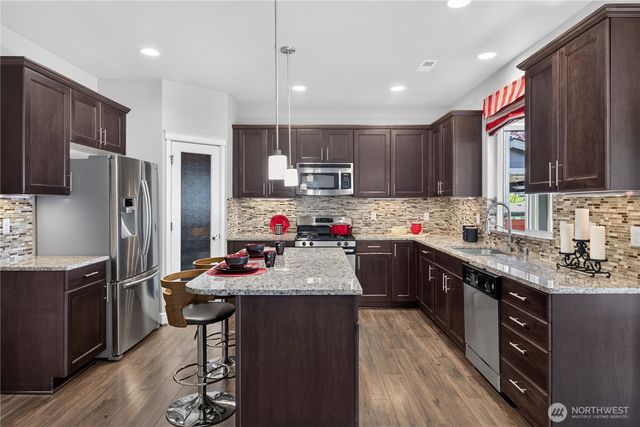28213 225th Place SE, Maple Valley, WA 98038