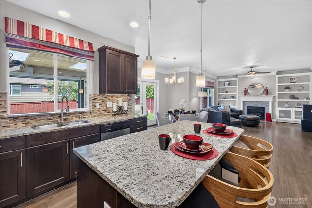 28213 225th Place SE, Maple Valley, WA 98038