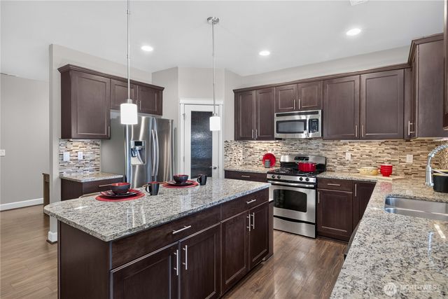 28213 225th Place SE, Maple Valley, WA 98038