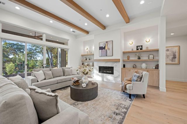 12985 Austin Forest Cir, Auburn, CA 95602