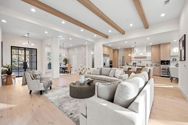 12985 Austin Forest Cir, Auburn, CA 95602