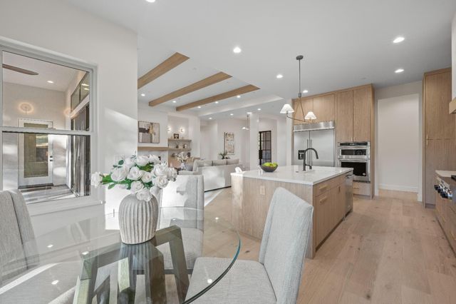 12985 Austin Forest Cir, Auburn, CA 95602