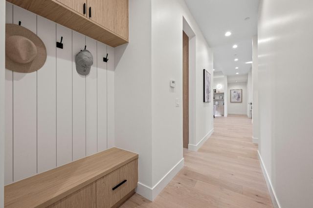 12985 Austin Forest Cir, Auburn, CA 95602