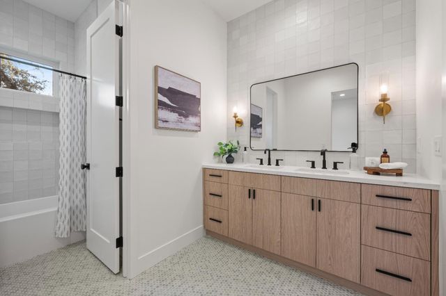 12985 Austin Forest Cir, Auburn, CA 95602