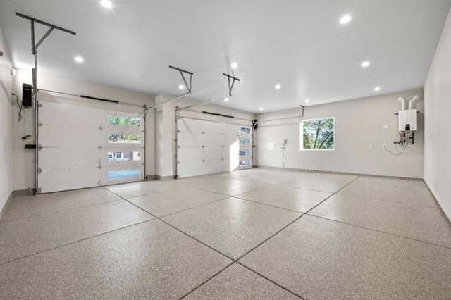 12985 Austin Forest Cir, Auburn, CA 95602