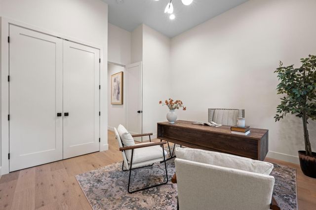 12985 Austin Forest Cir, Auburn, CA 95602