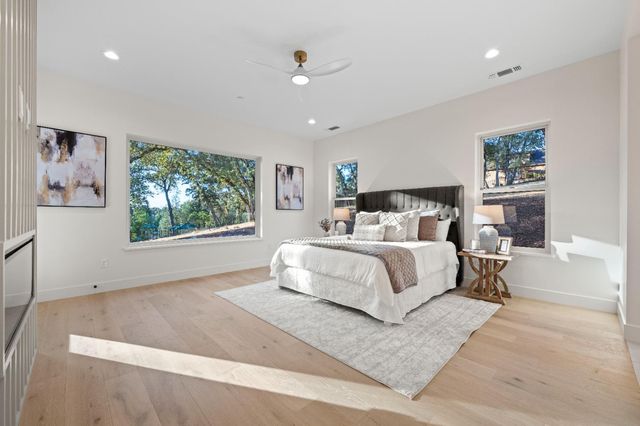 12985 Austin Forest Cir, Auburn, CA 95602