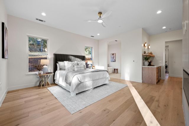 12985 Austin Forest Cir, Auburn, CA 95602