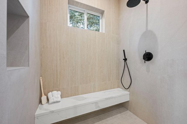 12985 Austin Forest Cir, Auburn, CA 95602