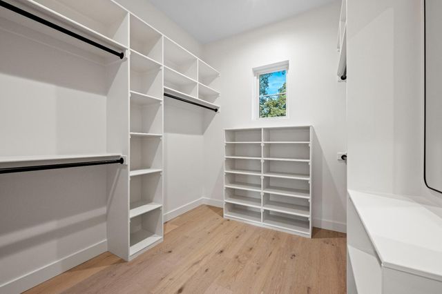 12985 Austin Forest Cir, Auburn, CA 95602