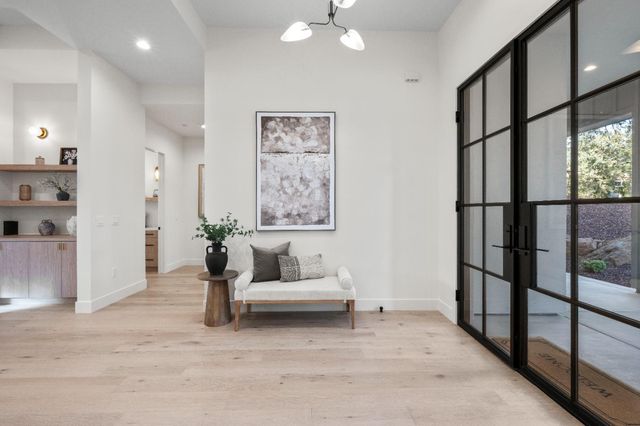 12985 Austin Forest Cir, Auburn, CA 95602