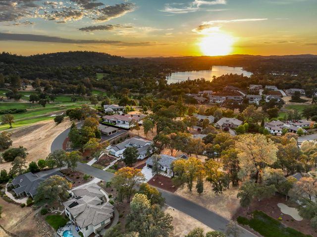 12985 Austin Forest Cir, Auburn, CA 95602